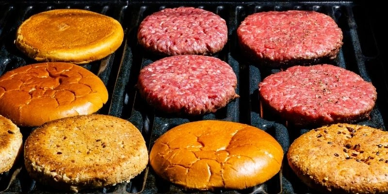 Burger pe gratar pe gaz Weber
